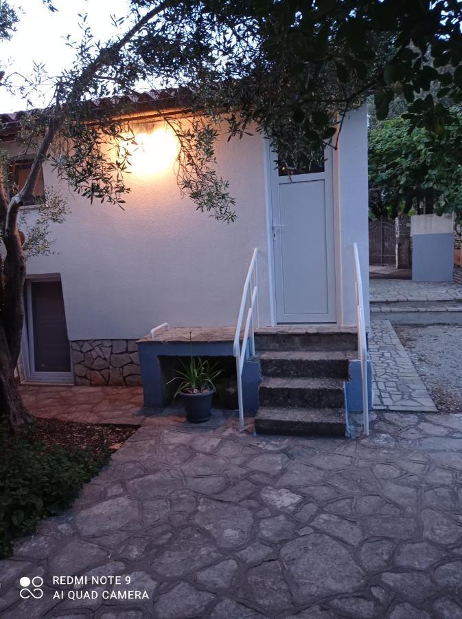 Studio Apartman Premantura Exterior photo
