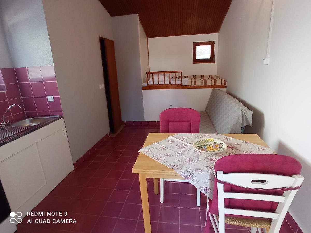 Studio Apartman Premantura Exterior photo